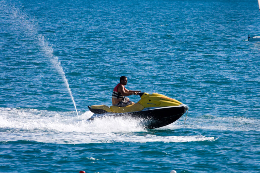 1724521465 146 ۲۰ بازی تابستانی آبی، جنگی و شگفت برای همه سنین دریای