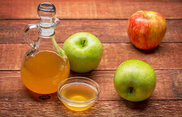 درمان سریع آفت دهان در خانه: ۱۱ روش خانگی مؤثر برای تسکین سریع درد_دریای تکنولوژی 17 درمان جوش صورت با گلاب، سرکه سیب