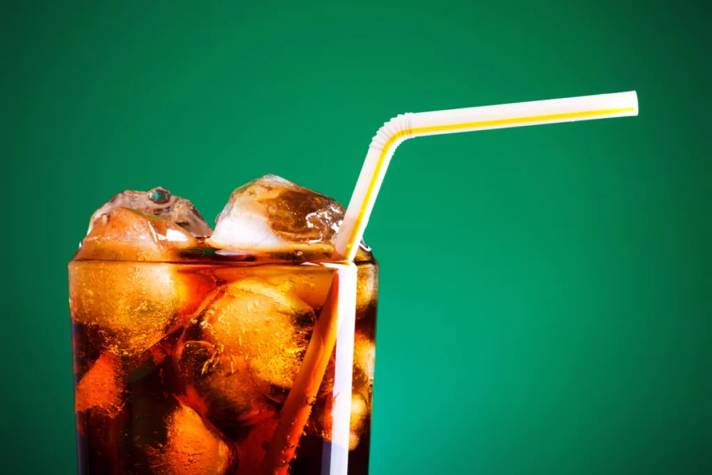 تاثییر نوشابه رژیمی بر دیابت: دوست یا دشمن؟ بازدید کامل مزایا، معایب و حقایق علمی_دریای تکنولوژی 10 روی دیگر سکه؛ معایب و نگرانیهای بلندمدت علمی