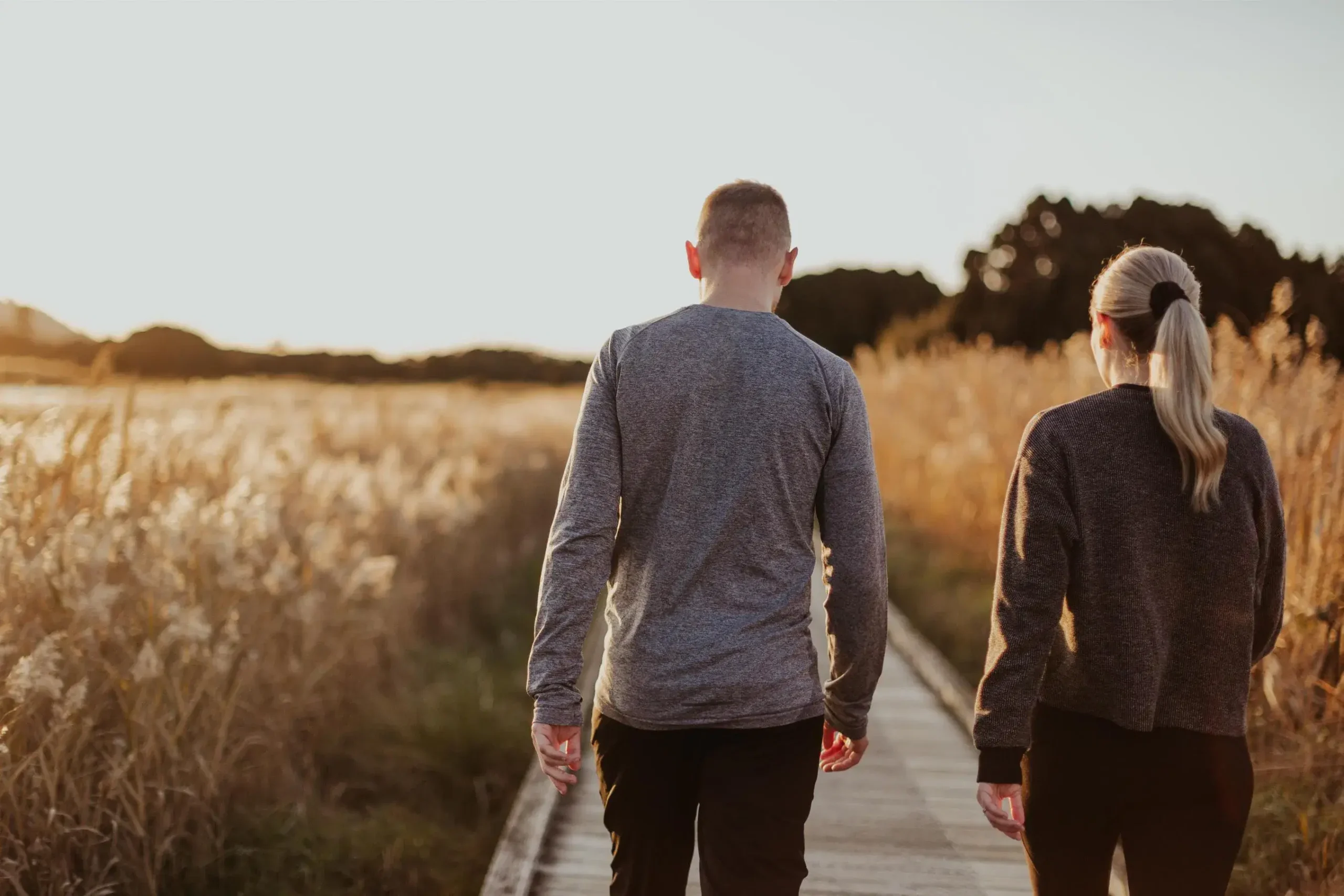 مقصد از ازدواج چیست؟ - چطور_دریای تکنولوژی 30 راه رفتن زن و مرد در بیشه