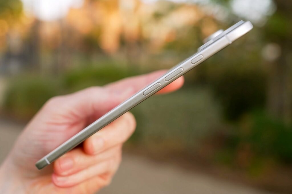 اولین آیفون تاشو اپل به گمان زیادً همانند دو آیفون ایر کنار هم خواهد بود_دریای تکنولوژی 21 آیفون ایر