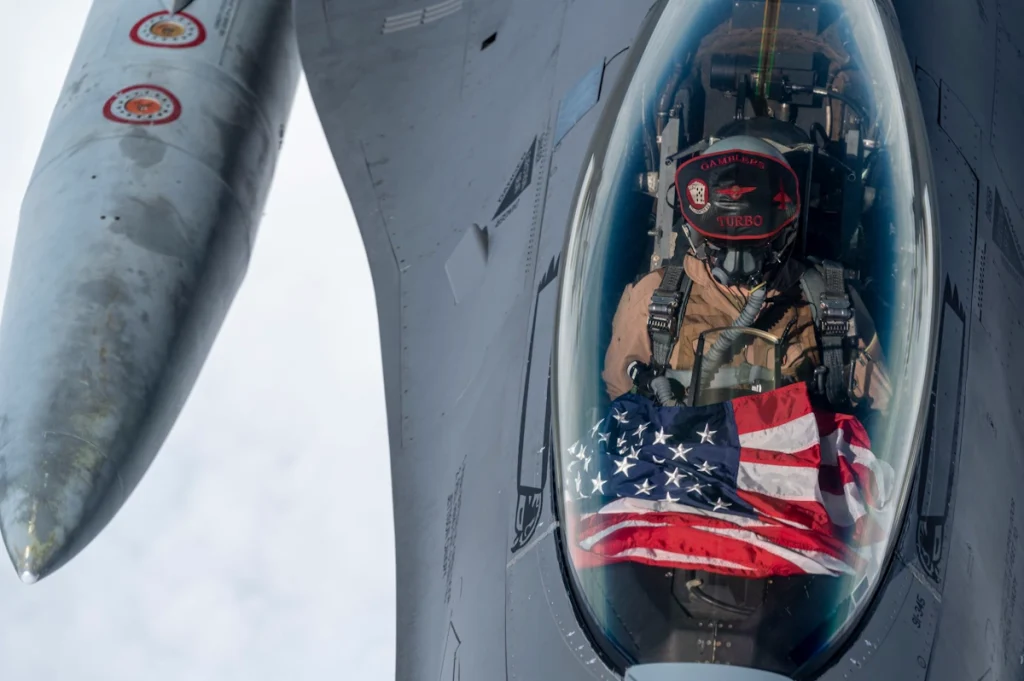 حقوق خلبان جنگنده در کشورهای مختلف_دریای تکنولوژی 20 خلبان جنگنده آمریکایی